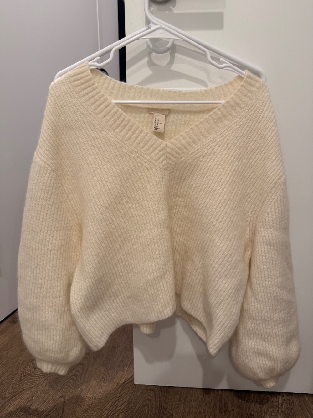 Zara beige v-neck sweater